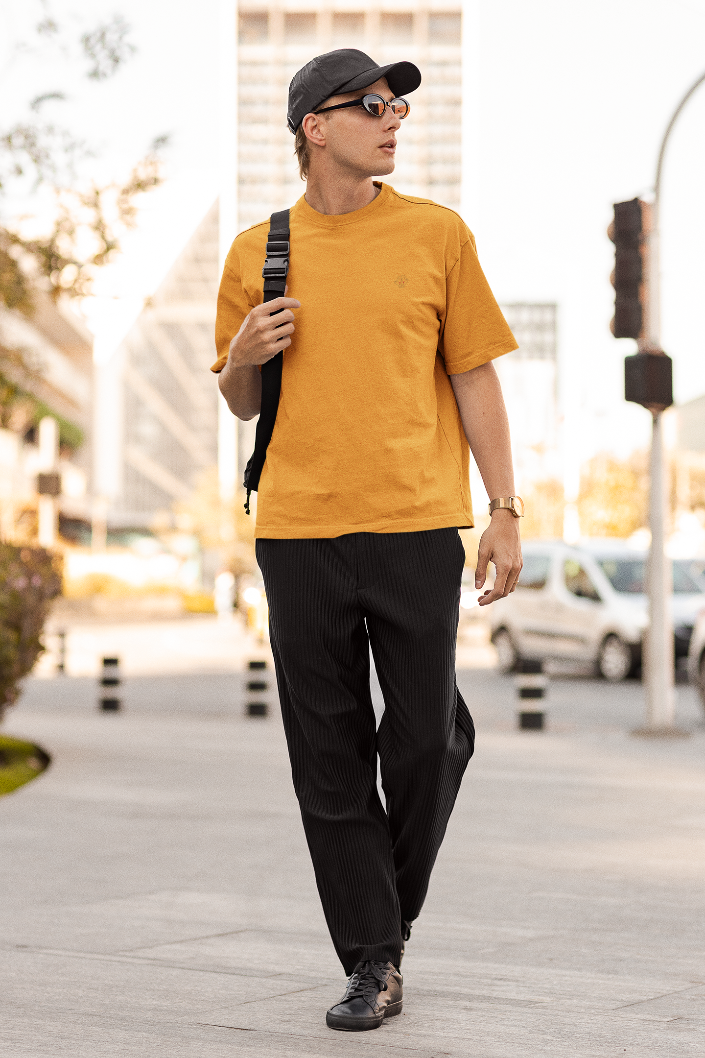 Sunshine Golden Yellow: Oversized T-Shirt